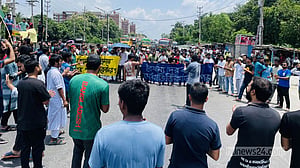 কোটা: ফের ঢাকা-আরিচা মহাসড়ক অবরোধ জাবি শিক্ষার্থীদের