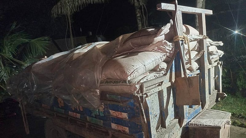 কুড়িগ্রামে ১৮১ বস্তা ভারতীয় চিনি জব্দ