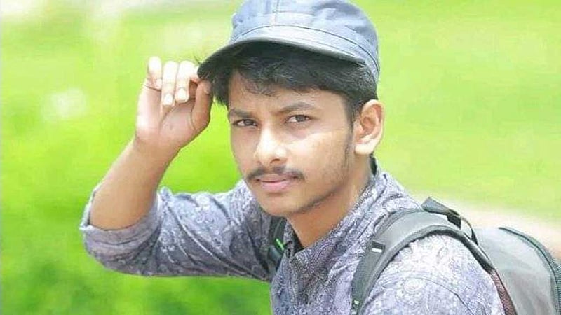 কলেজ পড়ুয়া ছেলেকে আটক, পরে বাবার মৃত্যু