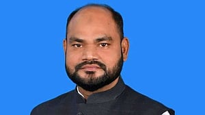 পিএসসির প্রশ্নফাঁস: আদিতমারীর আওয়ামী লীগ নেতাকে বহিষ্কার