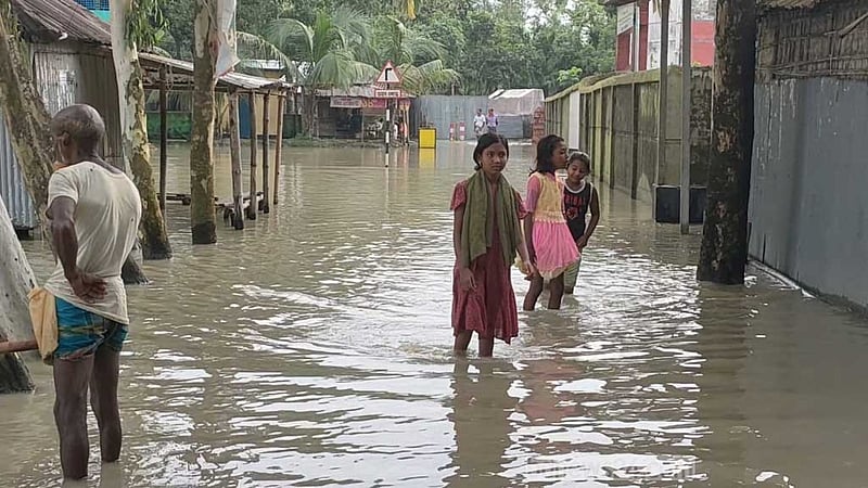 লালমনিরহাটে বেড়েছে তিস্তা ও ধরলার পানি, নিম্নাঞ্চল প্লাবিত