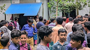 লক্ষ্মীপুরে ঘরে প্রবাসীর স্ত্রীর হাত-পা বাঁধা লাশ
