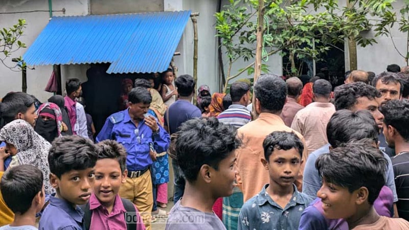 লক্ষ্মীপুরে ঘরে প্রবাসীর স্ত্রীর হাত-পা বাঁধা লাশ