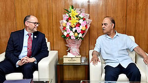 মূল্যায়নের ভিত্তিতে উড়োজাহাজ কেনার সিদ্ধান্ত: বিমান মন্ত্রী