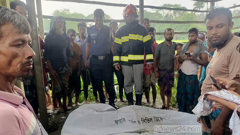 ময়মনসিংহে ট্রাক চাপায় প্রাণ গেল ইজিবাইকের ৩ যাত্রীর