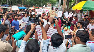 আন্দোলনের ঘটনায় মামলা করে ‘চাঁদাবাজি’, পুলিশই এখন বিরক্ত