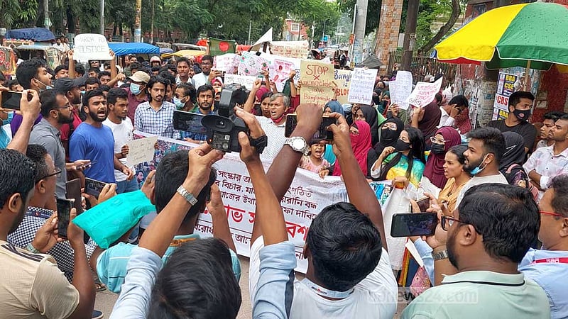 আন্দোলনের ঘটনায় মামলা করে ‘চাঁদাবাজি’, পুলিশই এখন বিরক্ত
