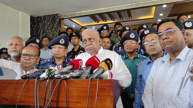 আন্দোলন ছাত্রদের নিয়ন্ত্রণে ছিল না, লাশ ঝুলিয়েও রাখা হয়েছিল: স্বরাষ্ট্রমন্ত্রী