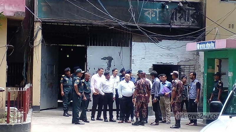 নরসিংদী জেলা কারাগার পরিদর্শনে স্বরাষ্ট্র মন্ত্রণালয়ের তদন্ত কমিটি
