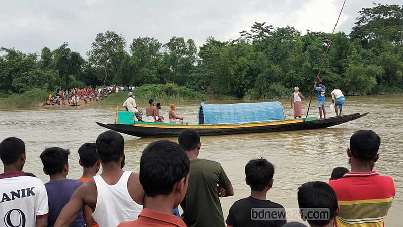 নেত্রকোণায় সোমেশ্বরীতে নৌকা ডুবে মাদ্রাসা ছাত্রী নিখোঁজ
