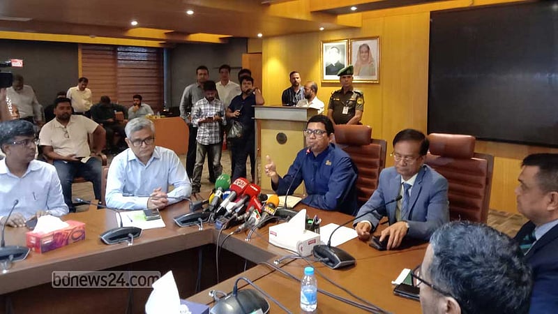 এই মুহূর্তে ফেইসবুক খোলার ‘ঝুঁকি’ নিতে রাজি নন পলক