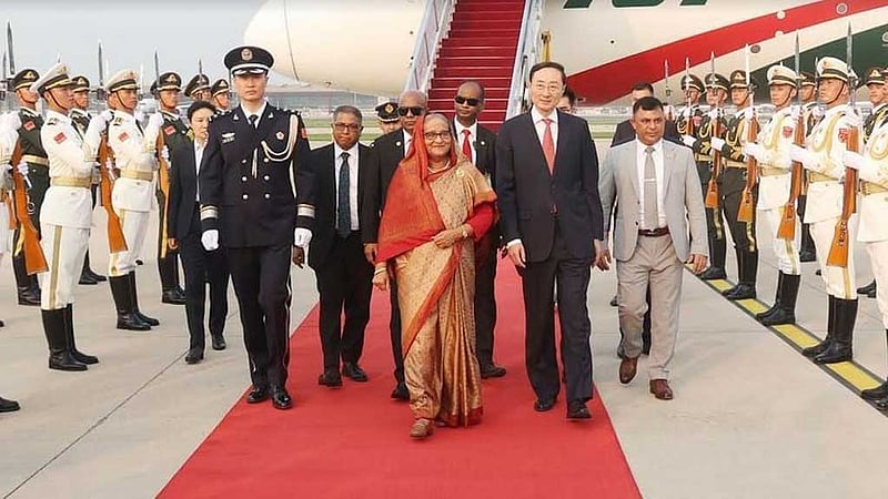 সম্পর্ক এগিয়ে নেওয়ার বার্তা নিয়ে প্রধানমন্ত্রী এখন চীনে