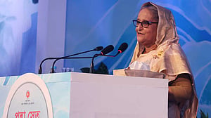 ‘খবরদারি’ কমিয়েছে পদ্মা সেতু, মর্যাদার আসনে বাংলাদেশ: প্রধানমন্ত্রী