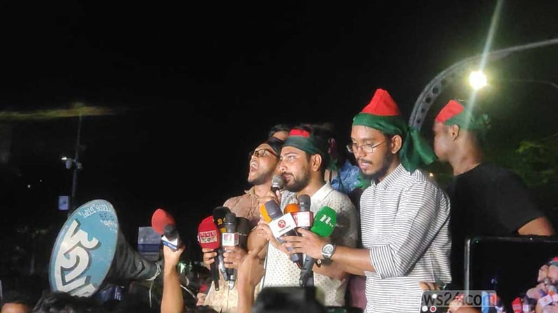 মানুষকে ভুগিয়ে রাস্তা ছাড়লেন কোটাবিরোধীরা, সোমবার ফের অবরোধ