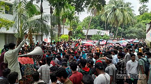 কোটা সংস্কার: বঙ্গভবন অভিমুখে গণপদযাত্রায় আন্দোলনকারীরা
