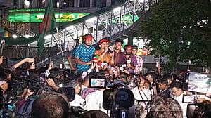 ফের অবরোধের ঘোষণা দিয়ে রাস্তা ছাড়লেন কোটাবিরোধীরা