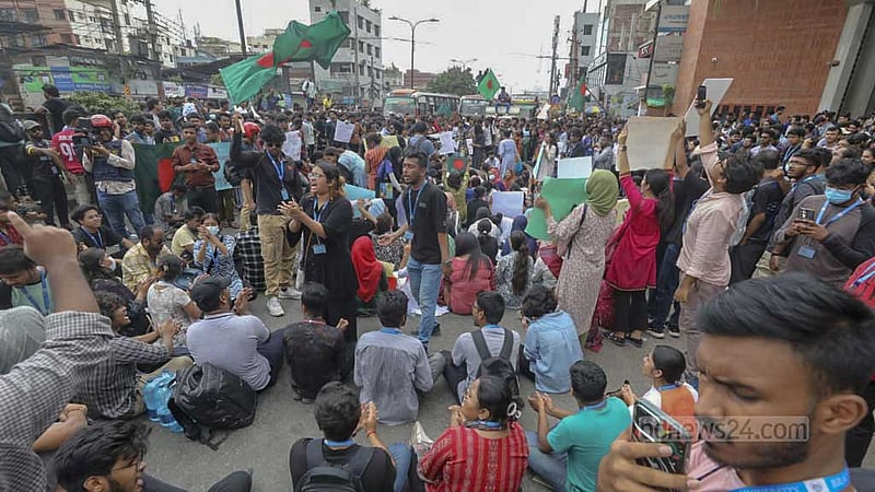 ঢাকায় ইন্টারনেট সেবা ‘বিঘ্নিত’, বিটিআরসি বলছে, কোনো নির্দেশনা নেই