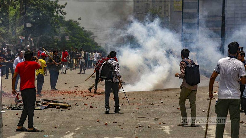 আহতদের চিকিৎসা না দিতে ‘চাপ দেন ডিবি সদস্যরা’, ট্রাইব্যুনালে চিকিৎসক