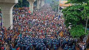 কোটা সংস্কারের দাবিতে উত্তাল শাহবাগ