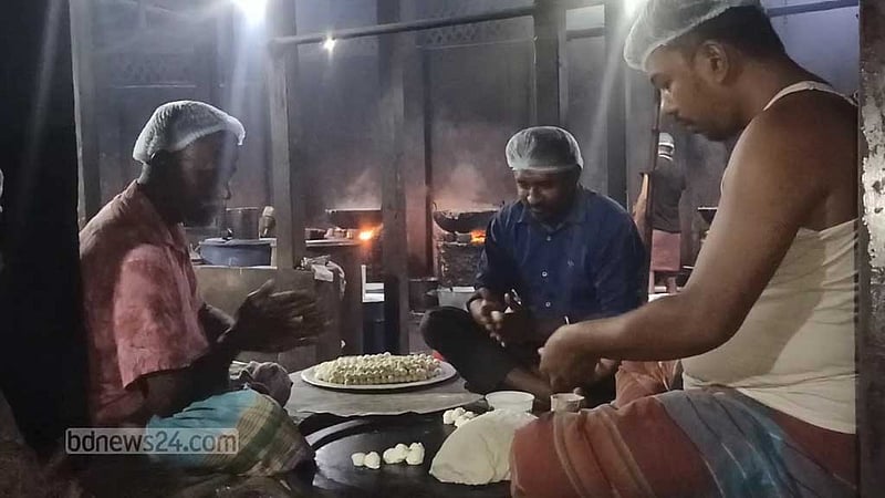 রাজবাড়ীর ক্ষীরের চমচমের এত সুনাম কেন?