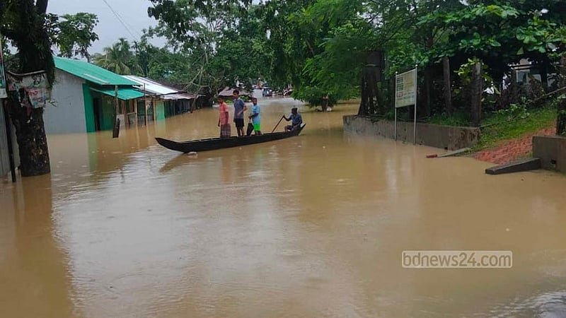 টানা বৃষ্টিতে সাজেকে আটকা পড়েছেন শতাধিক পর্যটক