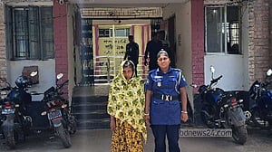 সাতক্ষীরায় পানিতে ফেলে শিশুকে হত্যার অভিযোগে মা গ্রেপ্তার