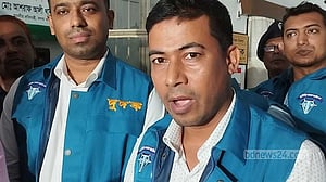 সাভারে কেন্দ্রীয় গো প্রজনন ও দুগ্ধ খামারে দুদকের অভিযান