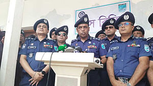 সাভারে নৈরাজ্যকারীদের মধ্যে কেউ ছাত্র ছিল না: পুলিশের ডিআইজি