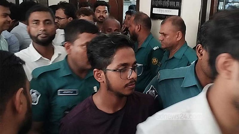 সেতু ভবনে নাশকতার মামলা: দুই শিক্ষার্থী ৪ দিনের রিমান্ডে