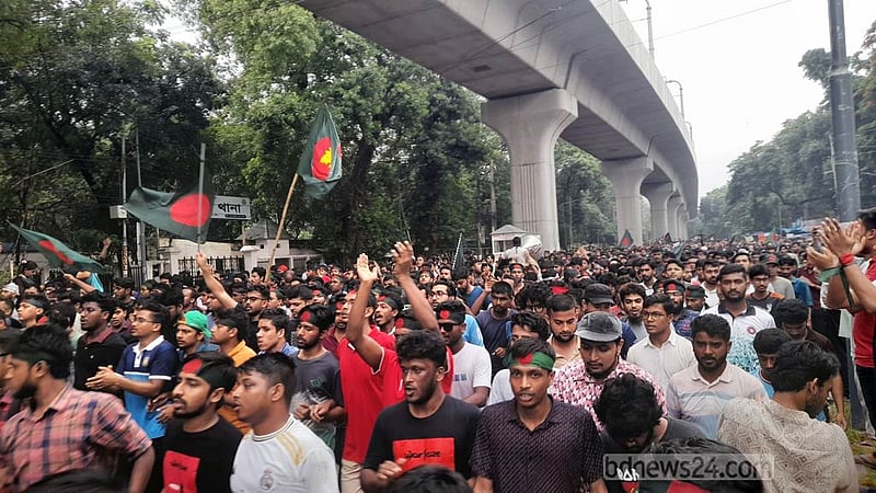 কোটা: শাহবাগে আন্দোলনকারীরা, পাল্টা কর্মসূচি ছাত্রলীগের
