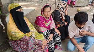 ‘পোলাডা প্যাটের দায়ে কাম করতে বাইর হইছিল, কে ওরে এ্যামনে মারল’