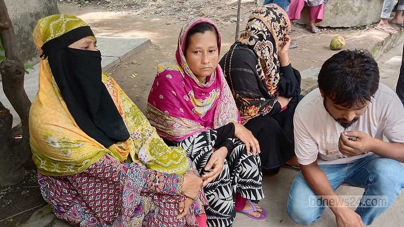 ‘পোলাডা প্যাটের দায়ে কাম করতে বাইর হইছিল, কে ওরে এ্যামনে মারল’