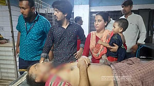 শনির আখড়ায় পুলিশের ওপর হামলা ঘিরে সংঘাত, শিশুসহ গুলিবিদ্ধ ছয়জন