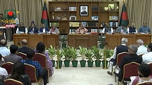 দুই বিলিয়ন ডলারের ঋণ-অনুদান দেবে চীন: প্রধানমন্ত্রী