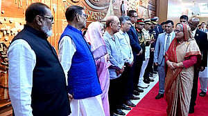 চীনের পথে প্রধানমন্ত্রী