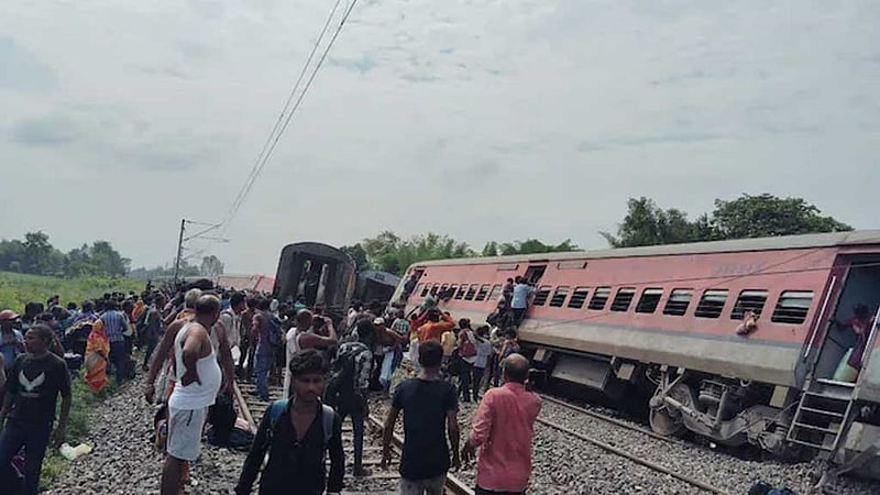 ভারতে চন্ডিগড়-ডিব্রুগড় এক্সপ্রেস ট্রেন লাইনচ্যুত, নিহত ১