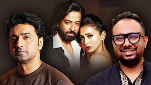 ‘তুফান’ নির্মাতা রাফীর সঙ্গে দেব সত্যিই কাজ করতে চান?