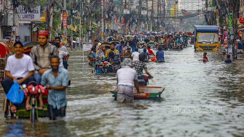 বৃষ্টিতে আবার ঢাকা থই থই: এমন দশা কেন?