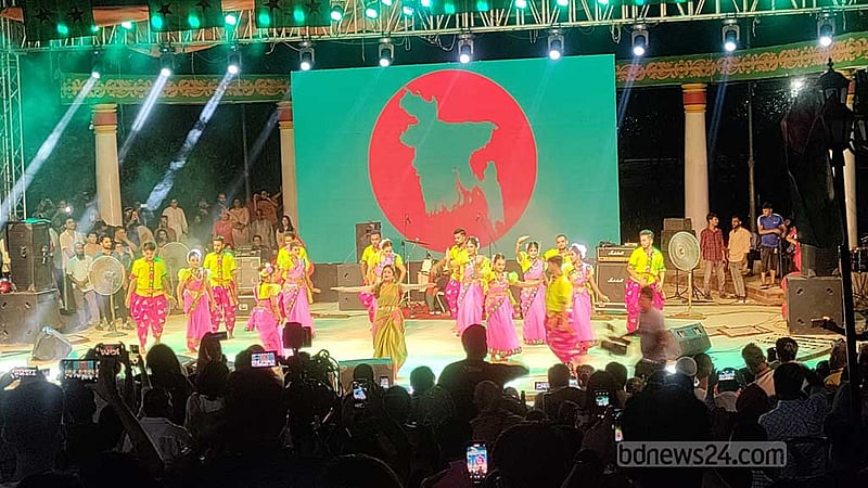 আওয়ামী লীগের ৭৫ বছর: উচ্ছ্বাসে-উৎসবে মুখর রবীন্দ্র সরোবর