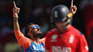 ‘অসাধারণ কিছুর’ চেষ্টা না করেই ভারতের নায়ক আকসার