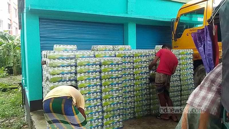 পটুয়াখালীতে প্রায় ২৭ হাজার ক্যান বিয়ারসহ আটক ৩
