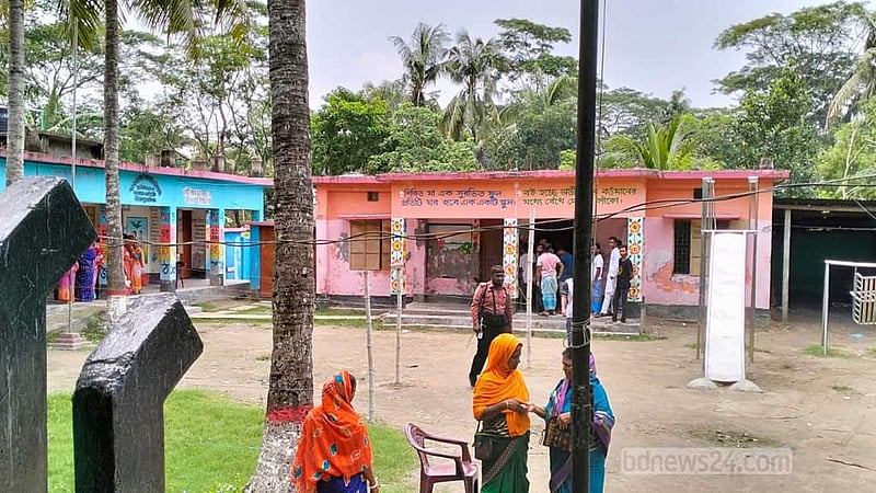 উজিরপুরে অনিয়মের অভিযোগে প্রিজাইডিং কর্মকর্তা প্রত্যাহার