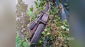 বরিশালে সড়ক দুর্ঘটনায় প্রাণ গেল ২ জনের