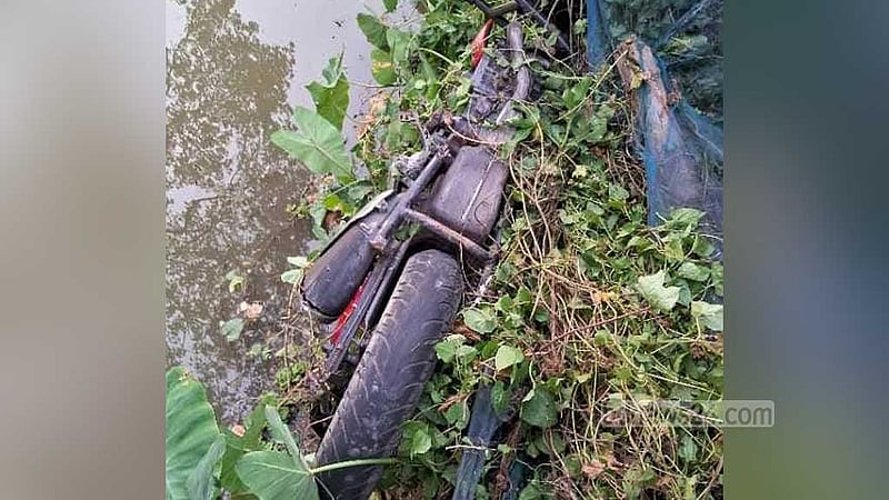 বরিশালে সড়ক দুর্ঘটনায় প্রাণ গেল ২ জনের