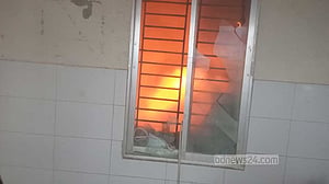 বরিশাল মেডিকেলের স্টোররুমে আগুন