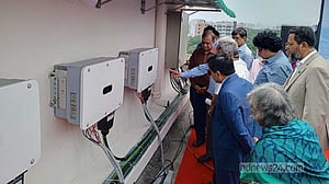 ১৯ ছাদে বসল প্যানেল, সৌরশক্তি থেকে বুয়েটের ‘১০ শতাংশ’ বিদ্যুৎ