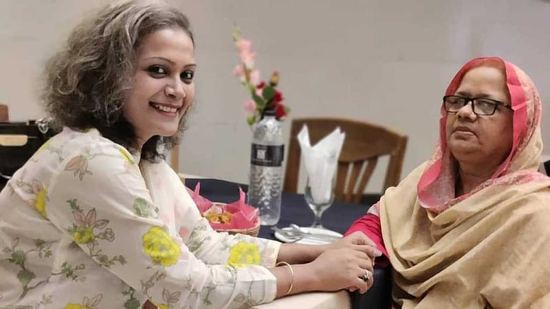মা ও আমার বর্ণিল ক্যানসার-যাত্রা