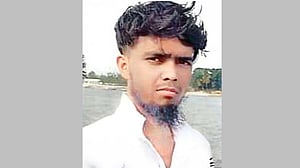 চাঁদপুরে বিদ্যুৎস্পৃষ্টে একজনের মৃত্যু, আরেকজনের ‘আত্মহত্যা’