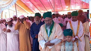 আরবের সঙ্গে মিল রেখে ৫ জেলায় ঈদ উদযাপন
