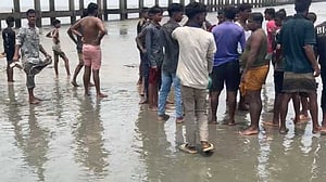 চট্টগ্রামে গঙ্গা স্নানে গিয়ে সাগরে ডুবে ২ শিশুর মৃত্যু